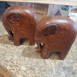 VINTAGE HAND CARVED PAIR OF ELEPHANTS. WOOD. DECO BOOKENDS